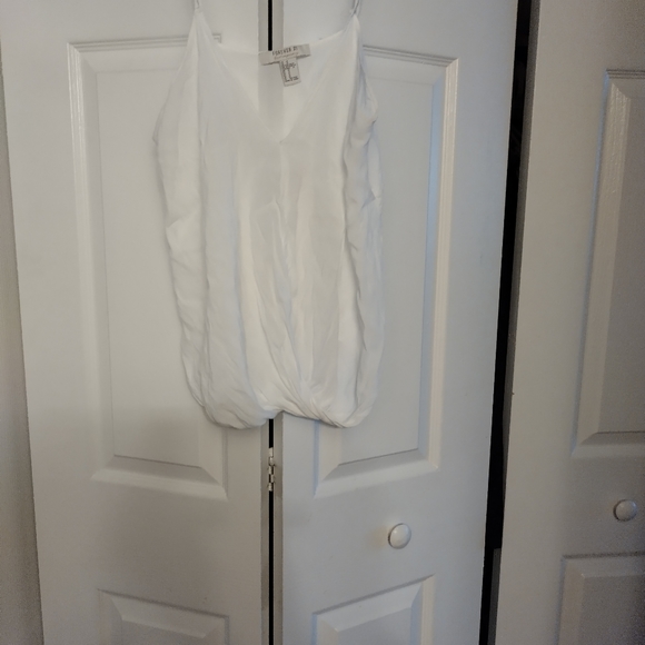 Clothes - Picture 4 of 16